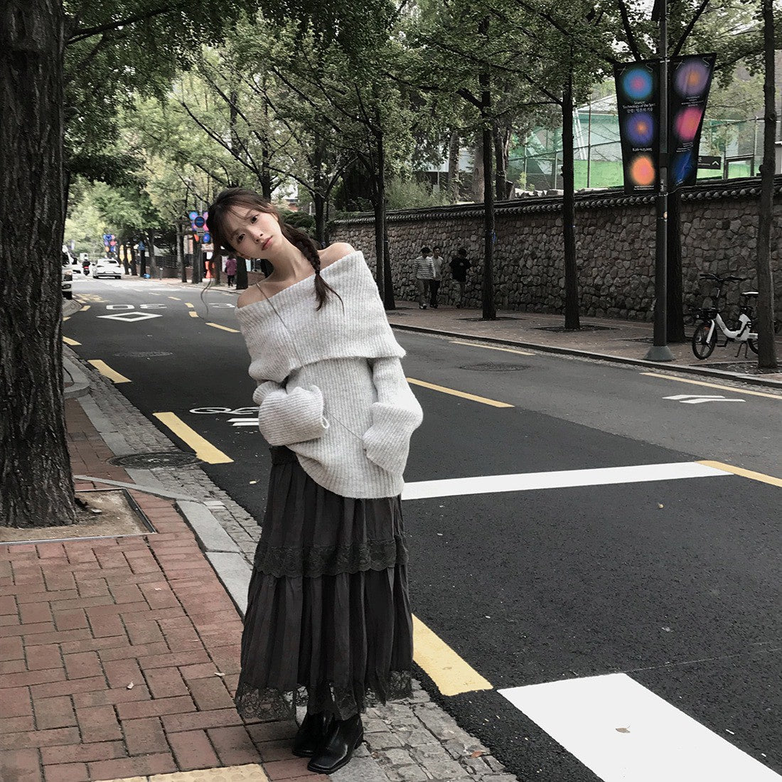 Mon. 穿不膩一字領針織上衣 杏/花灰