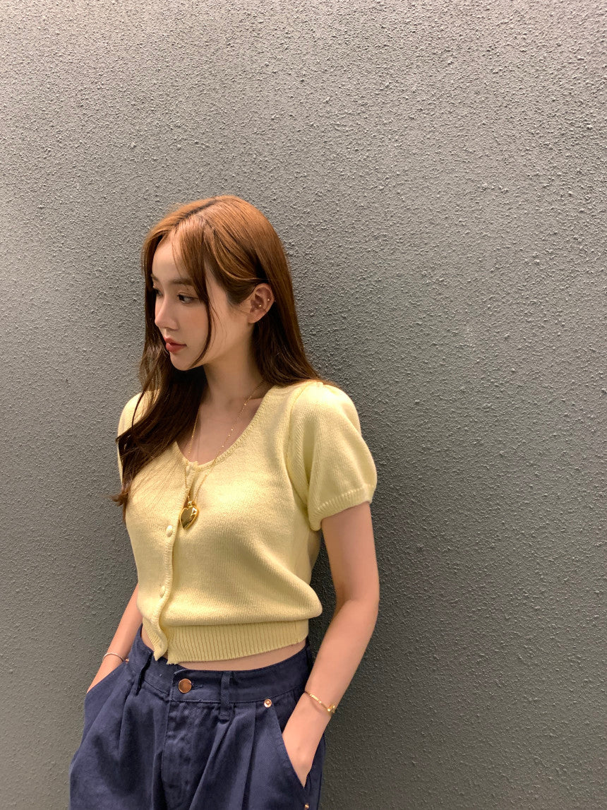 Tue. 泡泡袖針織圓領上衣 雞蛋花