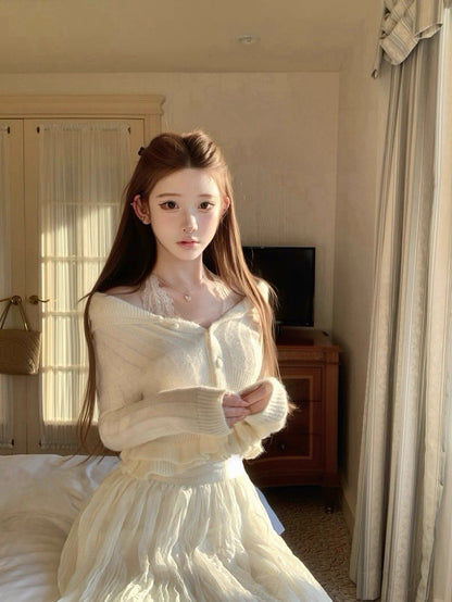 Tue. 溫婉雪松vtg木耳邊翻領羊毛衣 蛋白皺皺半身裙 白/長款