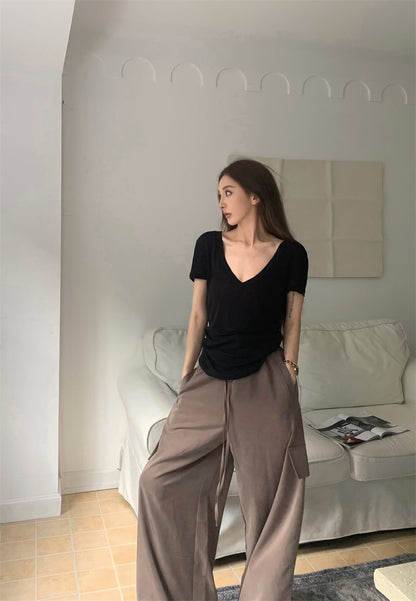 Mon. 慵懶大V領純色上衣 黑