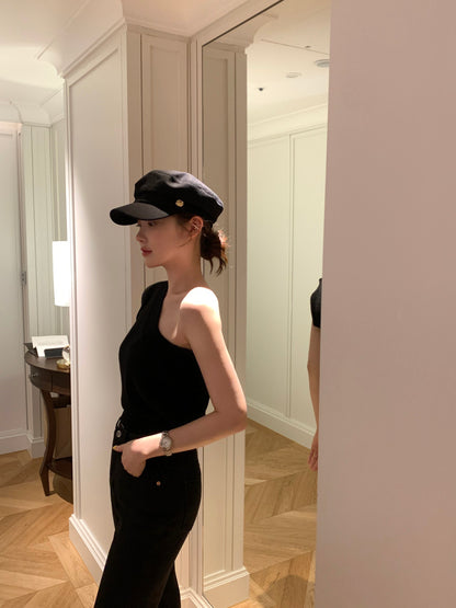 Thu. 針織斜肩背心 Black