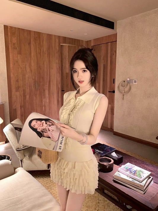 Mon. 嬌嫩甜心 俏皮木耳邊針織背心蛋糕半身裙套裝 杏