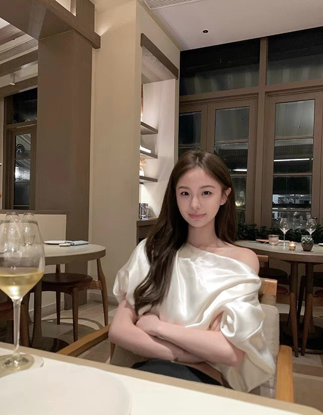 Mon. like Jennie 泡泡緞面珍妮後台同款一字領上衣 白