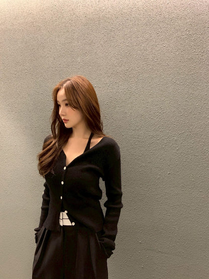 Fri. 慵懶chic針織V領挖背2件套 黑/卡