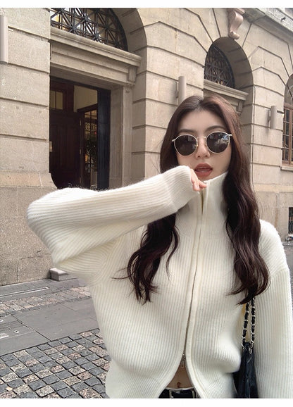 Mon. 基礎翻領雙拉鏈慵懶感毛衣 白/黑