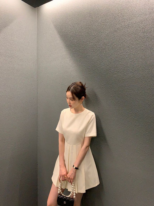 Tue. 高雅溫柔圓領百褶茶歇裙 杏