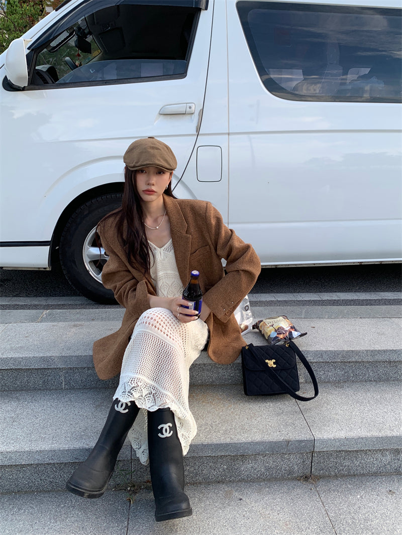 Mon. 羊毛混紡廓形西裝外套 & 優雅縷空繡花連身裙