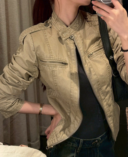 Mon. 美式做舊立領正肩修身夾克 卡其