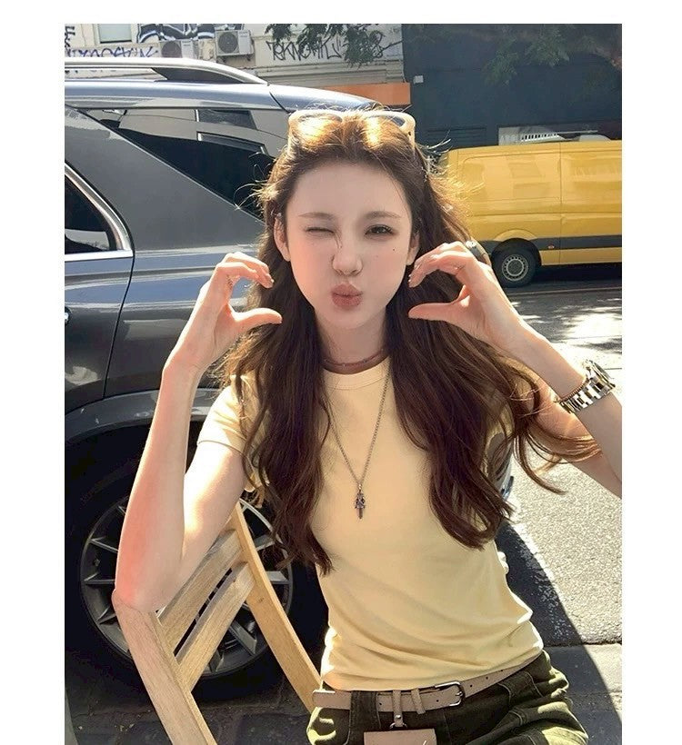 Fri. 小而美圓領打底立體愛心造型上衣 奶黃