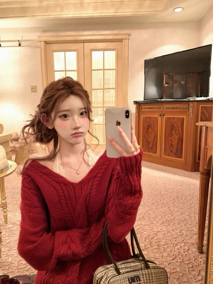 Tue. 歐尼香氣氣質V領百搭紅色麻花上衣 灰色百褶裙