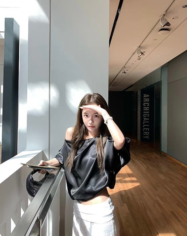 Mon. like Jennie 泡泡緞面珍妮後台同款一字領上衣 黑