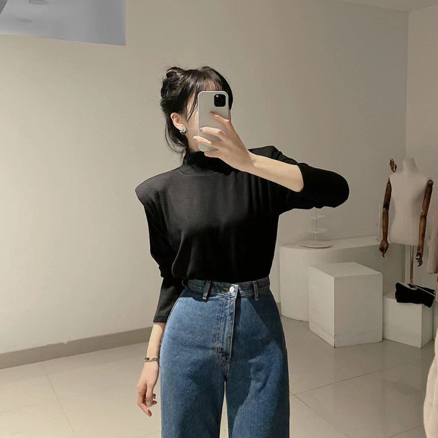 Mon. 韓chic百搭磨毛墊肩高領上衣 黑