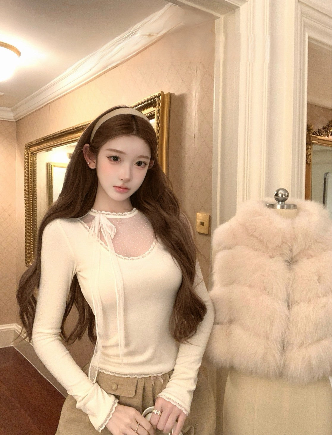 Tue. 特調天菜 透視波點純慾打底米白上衣