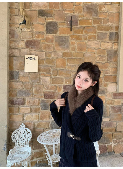 Mon. 格溫小鎮藏藍學院風麻花針織皮釦外套（無毛毛領）