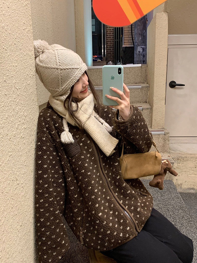 Fri. 莓莓榛果派‘’厚實立領小口袋羔毛針織外套 愛心松果咖