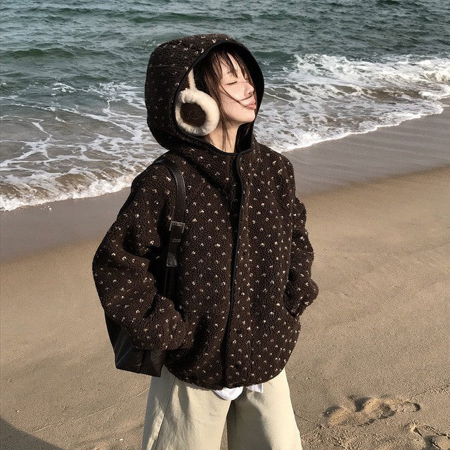 Fri. 熱呼便利店愛心波點羊羔毛連帽外套 咖/灰