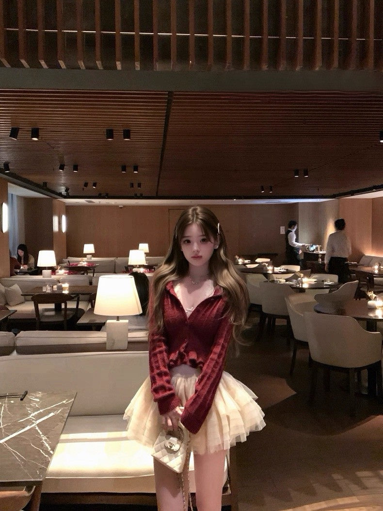 Tue. 溫婉雪松vtg木耳邊翻領羊毛衣 蛋白皺皺半身裙 紅/短款