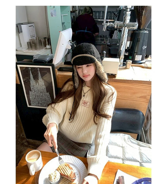 Thu. 麥迪大道小天使刺繡圓領羊毛衣 米