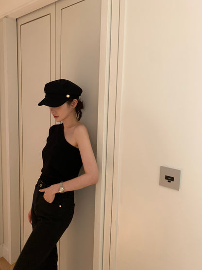 Thu. 針織斜肩背心 Black