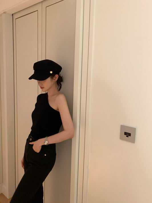 Thu. 針織斜肩背心 Black