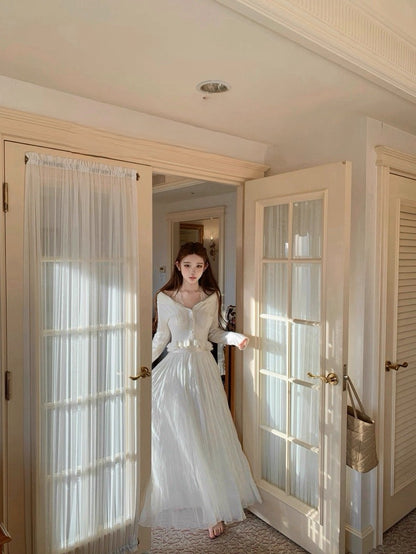 Tue. 溫婉雪松vtg木耳邊翻領羊毛衣 蛋白皺皺半身裙 白/長款