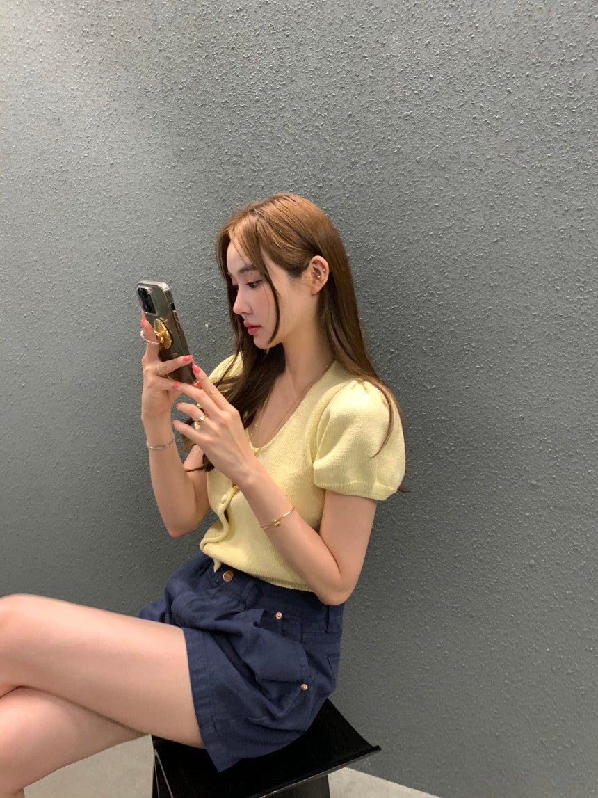 Tue. 泡泡袖針織圓領上衣 雞蛋花