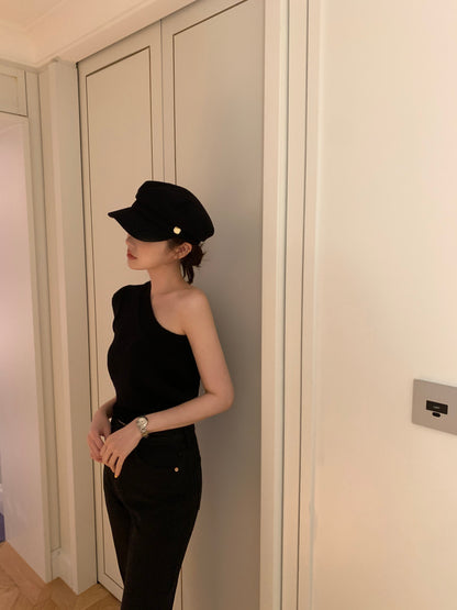 Thu. 針織斜肩背心 Black