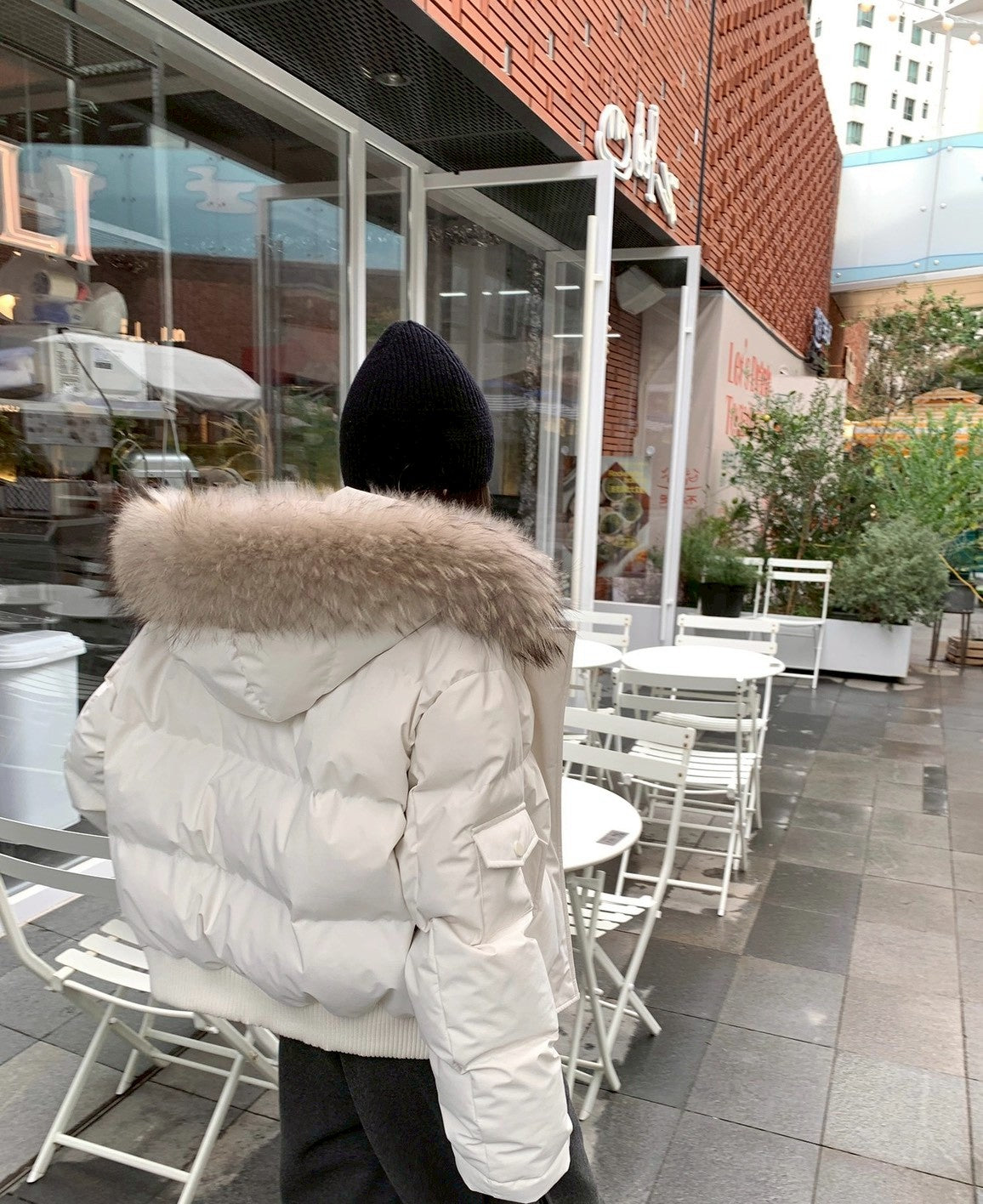 Mon. 雪域山境駱毛帽派克登山加厚羽絨外套 白/深灰綠