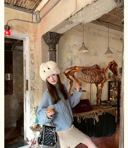 Tue. 芝麻香草圓領針織麻花毛衣 白/藍