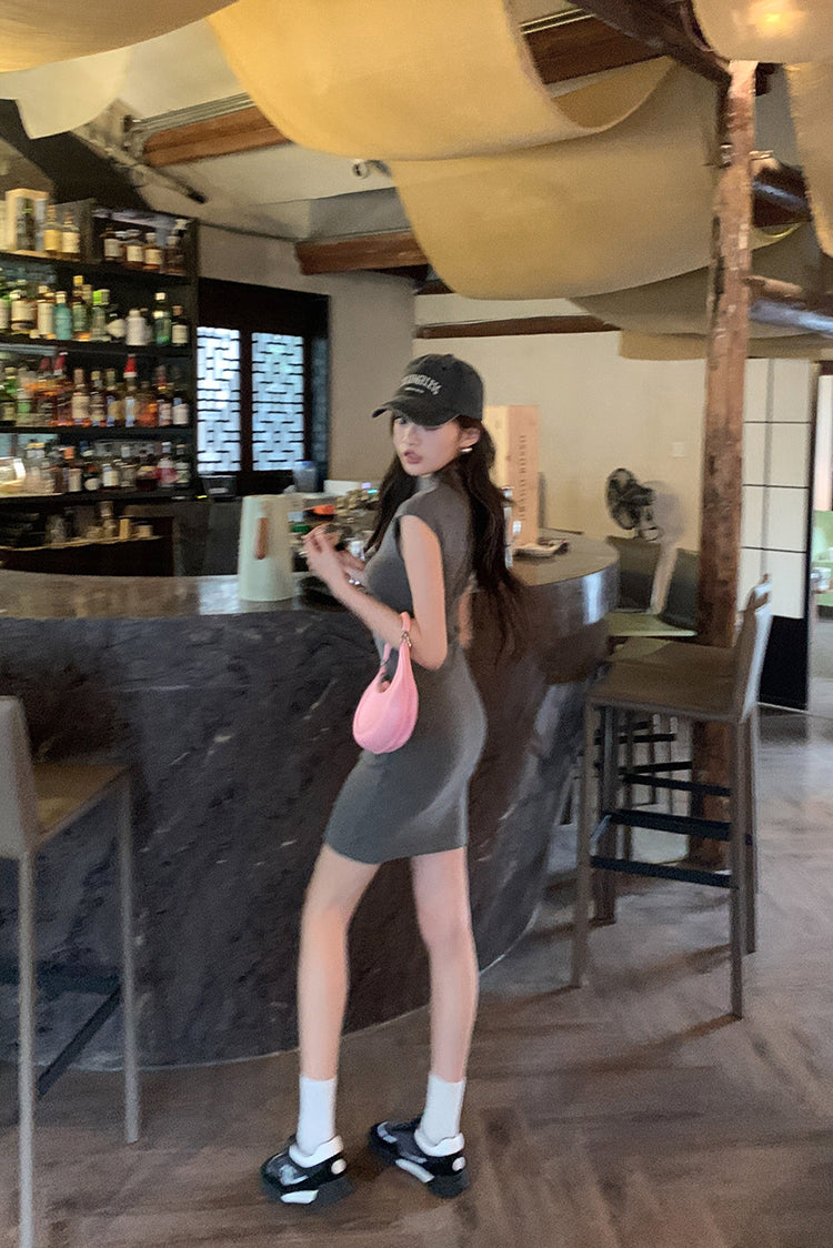 Fri. 微高領修身彈力包臀裙 灰