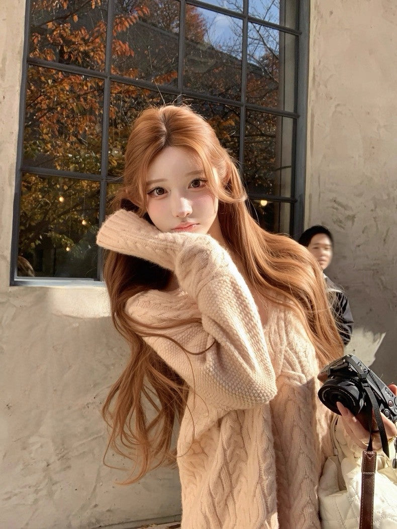 Tue. 歐尼香氣氣質V領百搭粉杏麻花上衣 燕麥色花邊高腰包臀裙