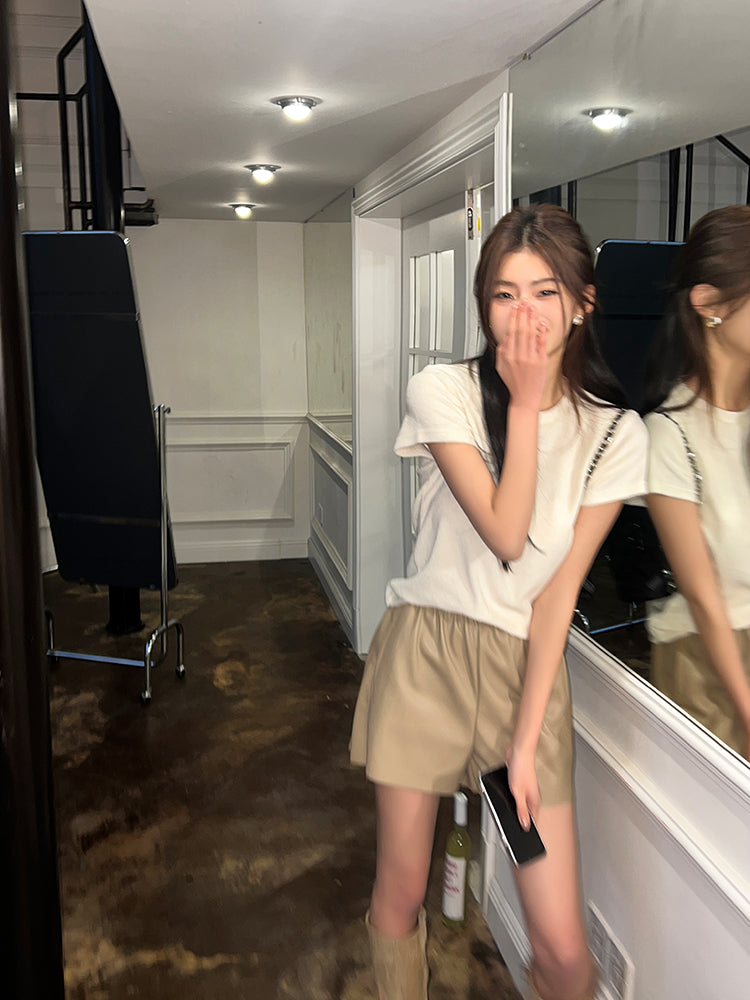 Mon. 高腰無車縫皮短褲 卡其