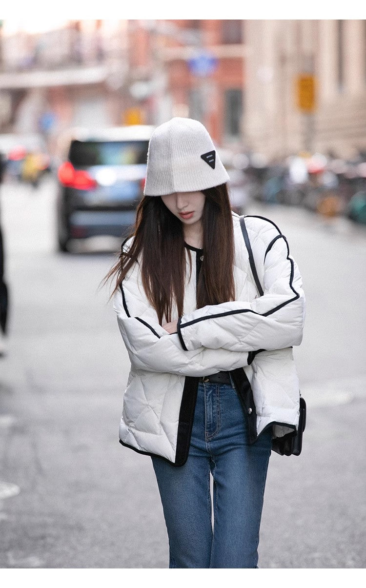 Sun. 經典山茶花 菱格白鴨絨外套