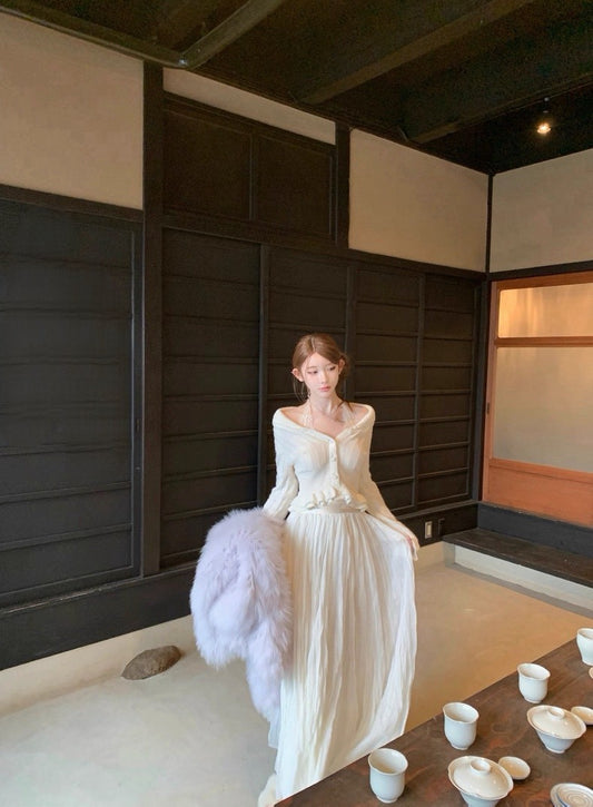 Tue. 溫婉雪松vtg木耳邊翻領羊毛衣 蛋白皺皺半身裙 白/長款