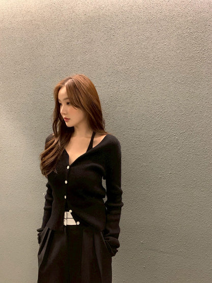 Fri. 慵懶chic針織V領挖背2件套 黑/卡