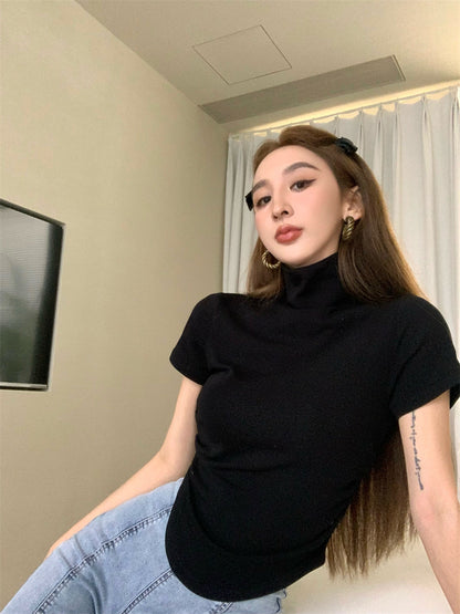 Mon. 高領修身抓皺上衣 黑