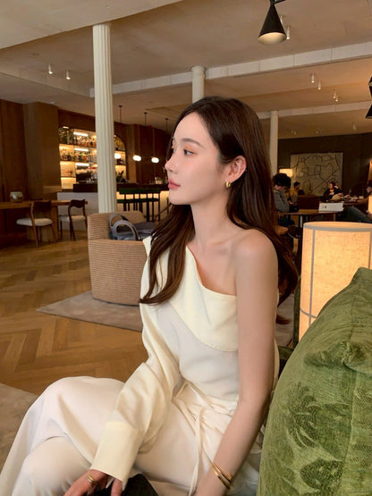 Mon. 優雅單肩翻領長袖襯衫 杏/黑