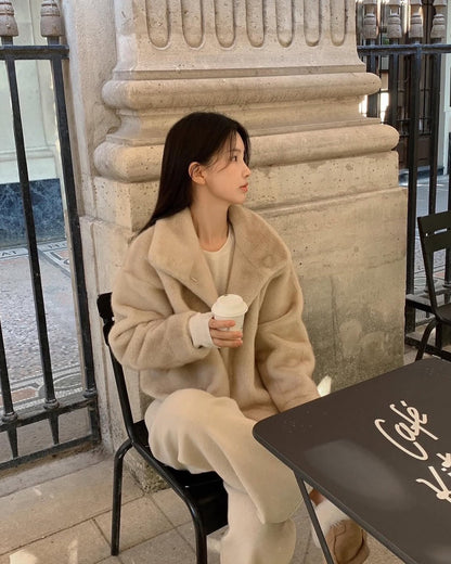 Mon. 毛絨輕奢百搭仿兔絨外套 杏/黑