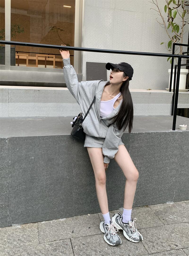 Mon. 美式休閒運動連帽外套 & 短裙 灰
