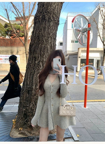 Tue. 傾心芭蕾氣質小心機針織收腰連身裙 燕麥