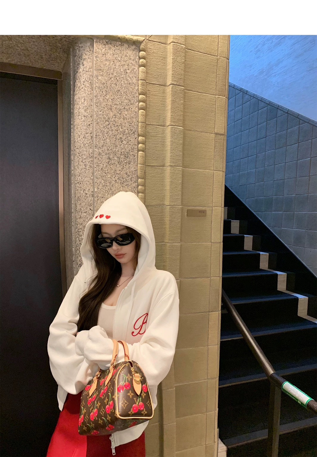 Thu. 女idol週末韓里韓氣刺繡連帽外套 紅刺繡