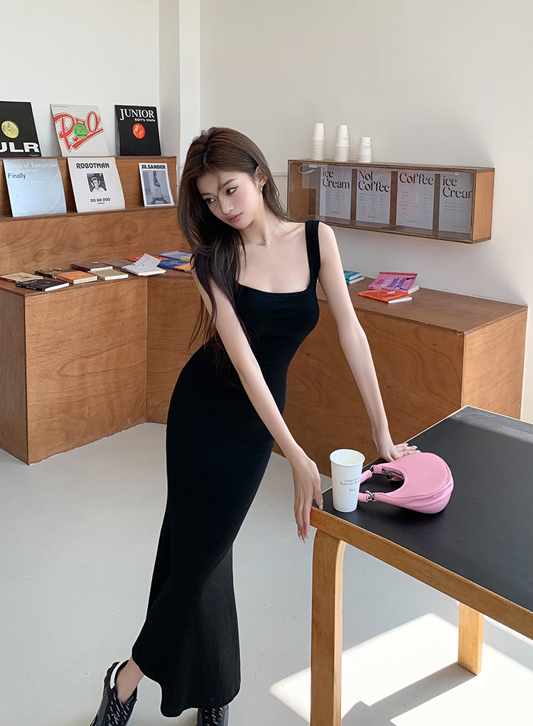 Sun. 休閒方領彈力魚尾連身裙 黑/灰