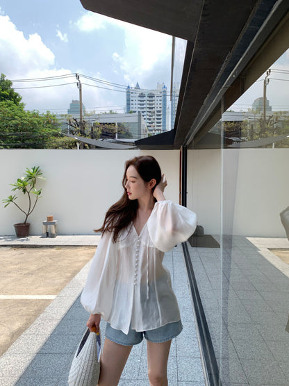 Wed. 夏日防曬 單排扣泡泡袖透視感上衣 白