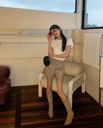 Mon. 高腰無車縫皮短褲 卡其