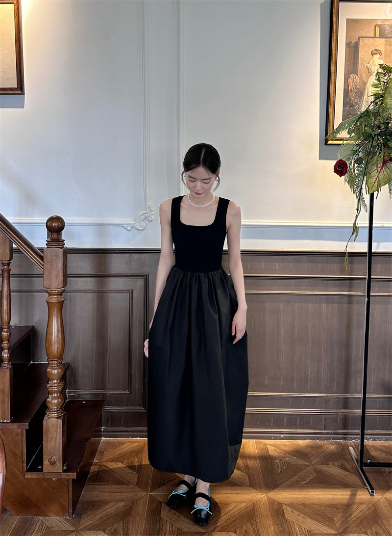 Fri. 優雅極簡圓領寬肩背心洋裝 黑