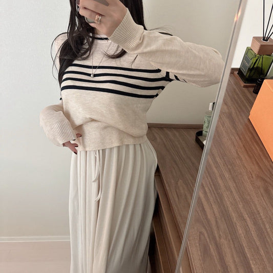 Mon. 簡約撞色線條圓領針織上衣 杏/藍