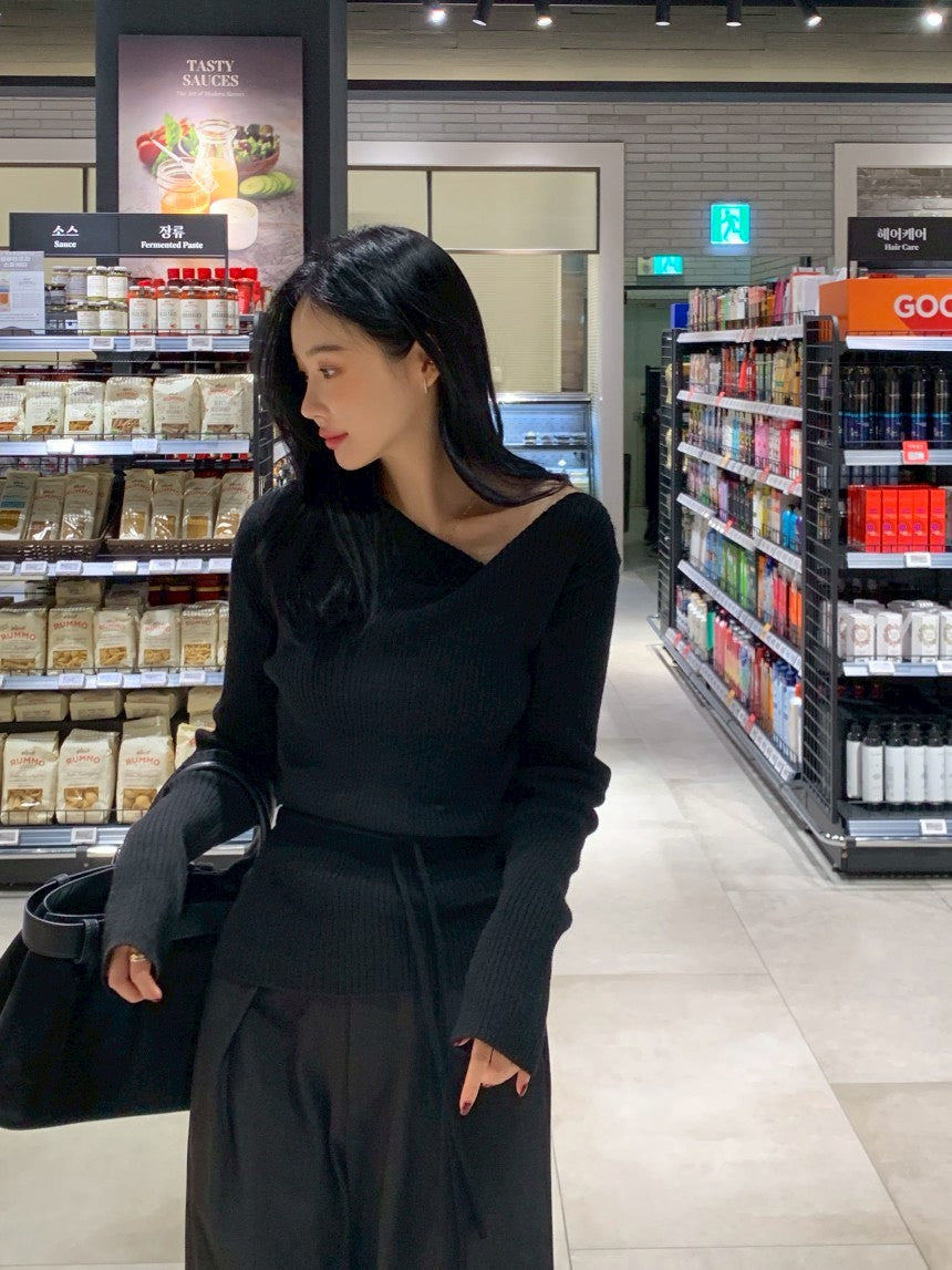 Fri. 秋冬設計感修身繫帶慵懶針織上衣 黑/米白