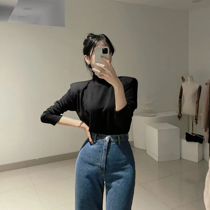 Mon. 韓chic百搭磨毛墊肩高領上衣 黑