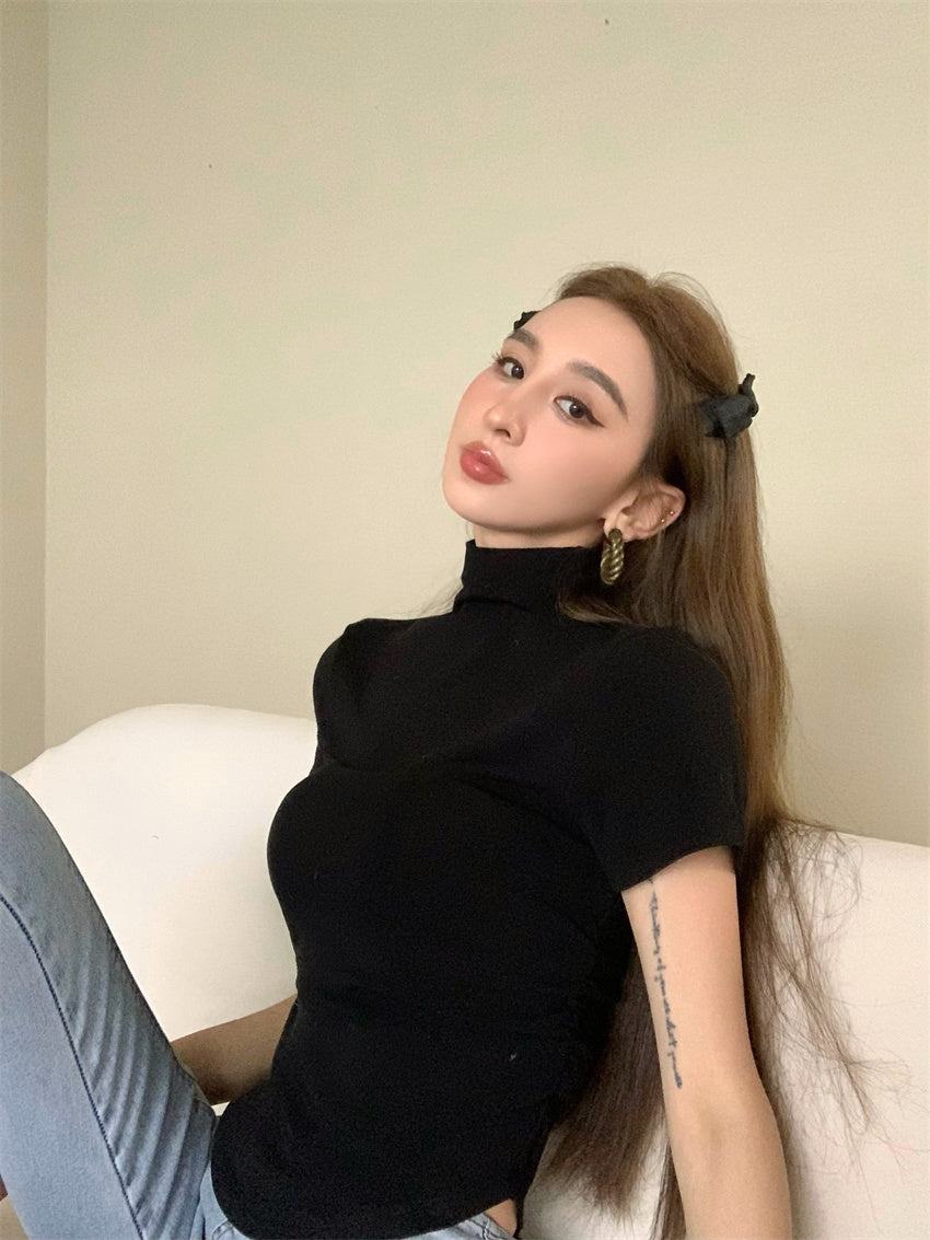 Mon. 高領修身抓皺上衣 黑