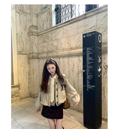 Thu. 明媚香港 復古花苞圓領夾克 卡其